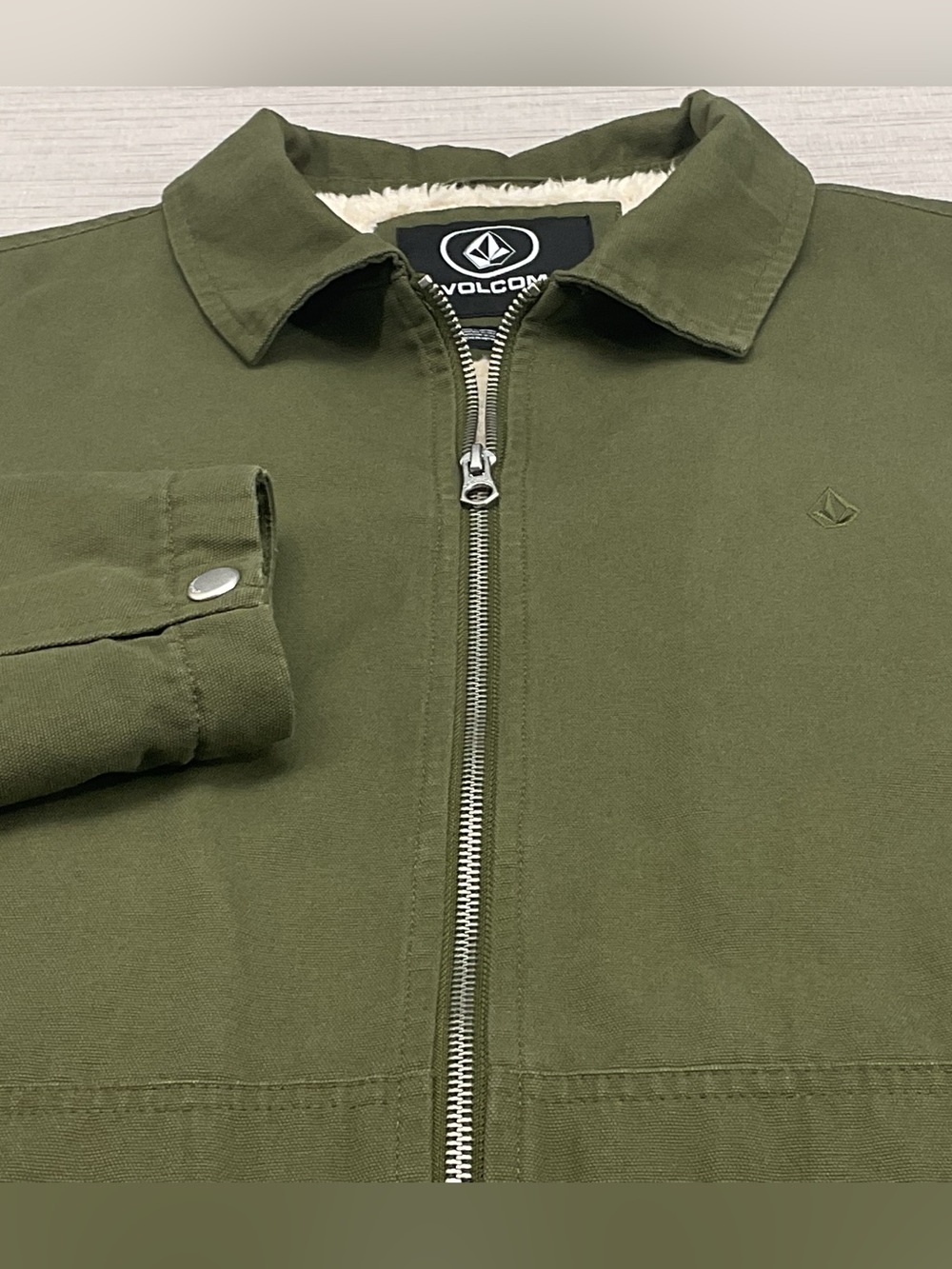 Volcom Men’s Large Palm Drive Sherpa Lined Zip Garage Jacket Color Duffel Bag